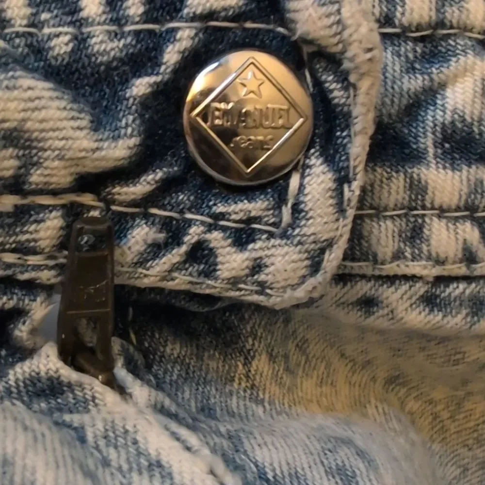 Vintage 80s women's acid wash denim skirt made‎ in Italy